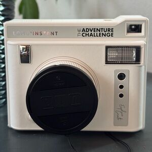 The Adventure Challenge Lomo’instant camera
